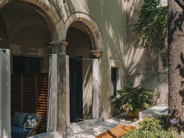 Hotel Palau Fugit : photo 2 de la chambre chambre lits jumeaux - vue sur jardin