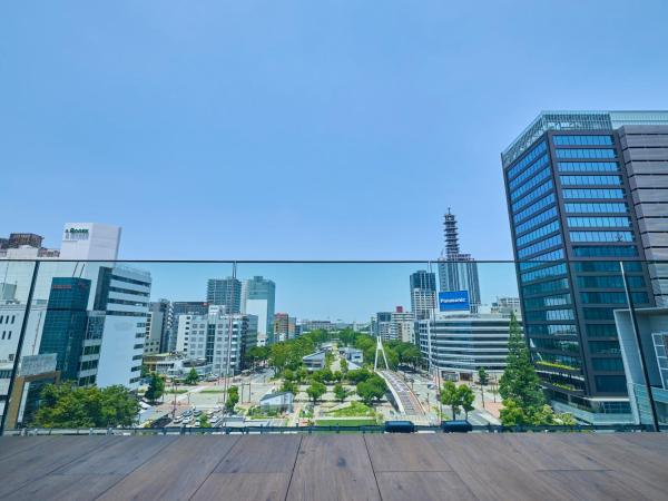 The Tower Hotel Nagoya : photo 4 de la chambre suite avec terrasse - vue sur forêt