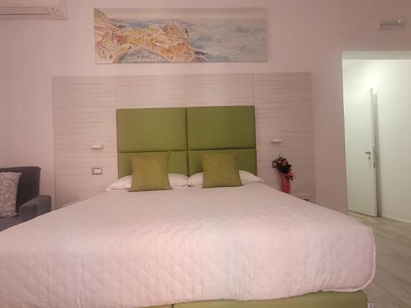 Affittacamere 5 Terre Dolci Sogni : photo 2 de la chambre suite lit king-size avec balcon