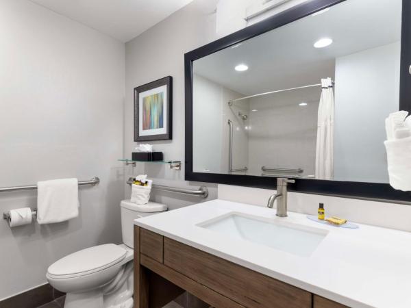 Best Western Plus Downtown North : photo 4 de la chambre suite lit king-size - accessible aux personnes à mobilité réduite