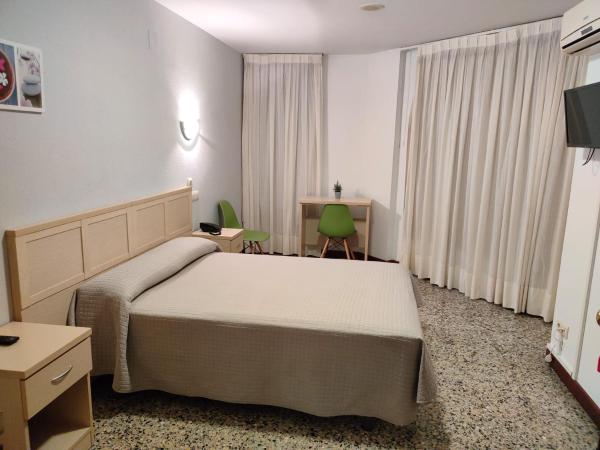 Hotel Cogullada : photo 5 de la chambre chambre double ou lits jumeaux