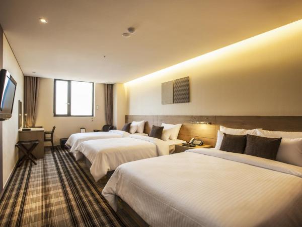 Hamilton Hotel : photo 2 de la chambre chambre triple