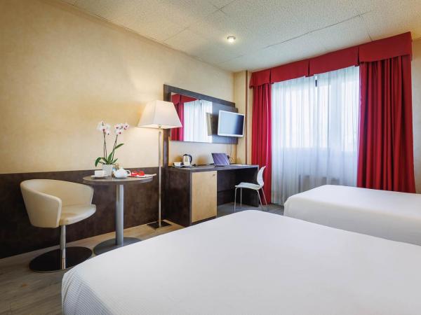 JR Hotels Bologna Amadeus : photo 3 de la chambre chambre triple standard