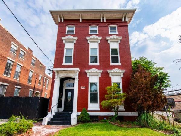 Suite near downtown Louisville, KY - Suite XII : photo 1 de la chambre maison de vacances