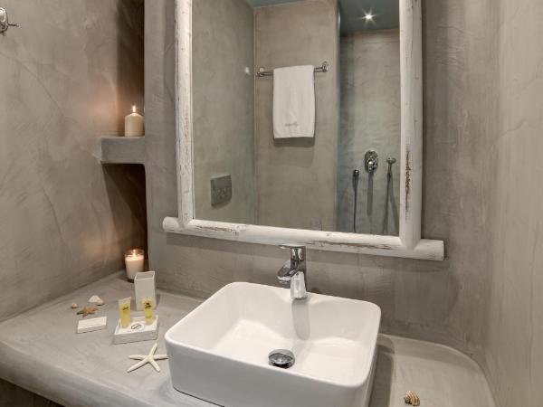 Ifestos Villa : photo 7 de la chambre chambre double supérieure avec balcon