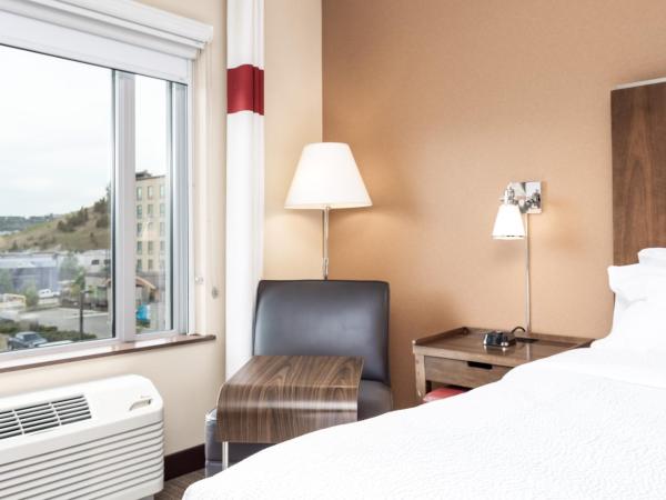 Four Points by Sheraton Kelowna Airport : photo 1 de la chambre chambre lit king-size