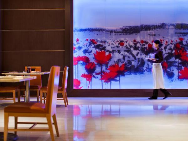 Courtyard by Marriott Hangzhou Wulin : photo 3 de la chambre chambre premier avec lit king-size