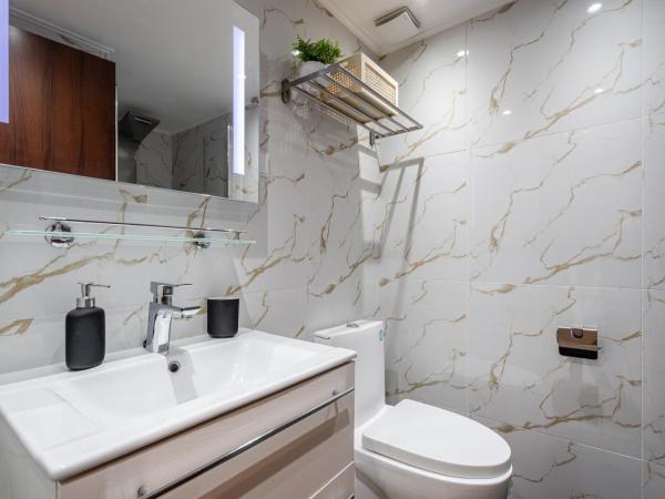 Szent István Apartments : photo 4 de la chambre chambre double avec salle de bains privative