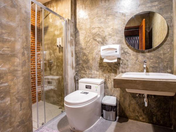 Kaen Hostel : photo 6 de la chambre chambre queen de luxe avec salle de bains privative