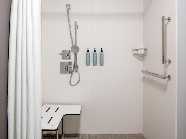 Courtyard by Marriott Charlotte Ballantyne : photo 6 de la chambre chambre lit king-size