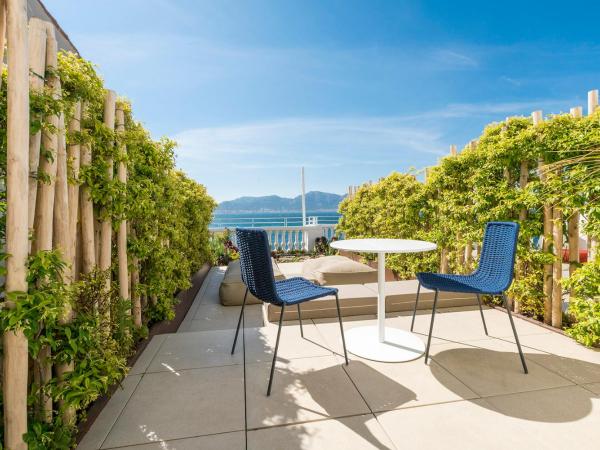 Le Petit Nice - Passedat : photo 7 de la chambre chambre exécutive - vue sur mer et terrasse