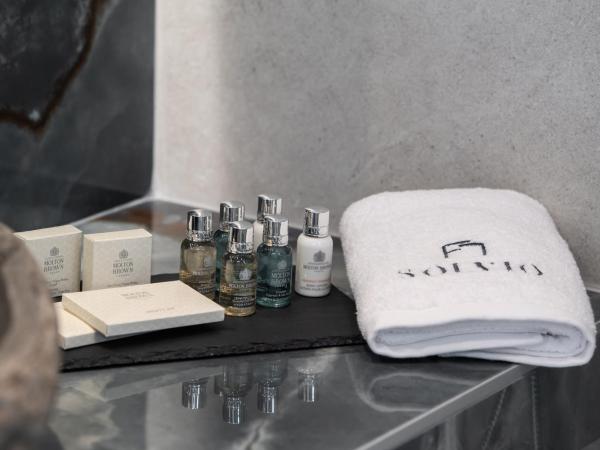 Solvio Boutique Hotel & Spa : photo 10 de la chambre suite lit queen-size - vue sur piscine