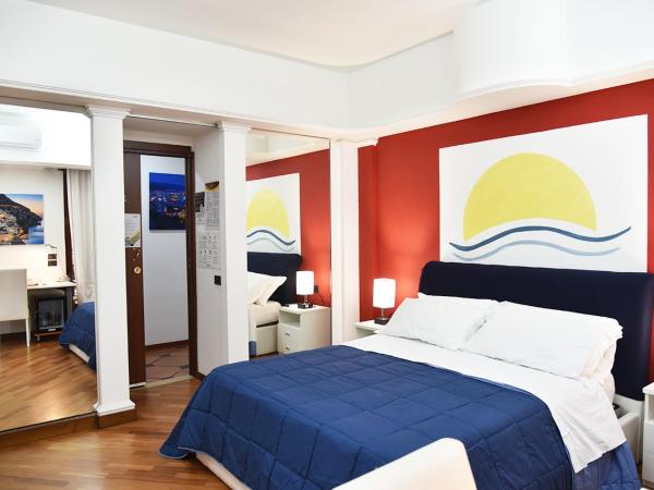 B&B Amalfi Coast Salerno : photo 5 de la chambre chambre lit queen-size avec baignoire spa