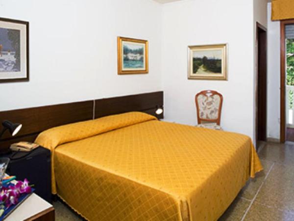 Hotel Nevada : photo 2 de la chambre chambre double ou lits jumeaux Économique