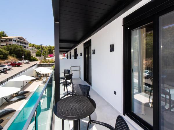 Solvio Boutique Hotel & Spa : photo 2 de la chambre suite lit king-size - vue sur piscine