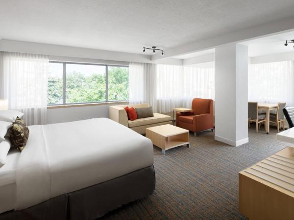 Delta Hotels by Marriott Calgary South : photo 3 de la chambre one-bedroom corner club suite - club lounge access