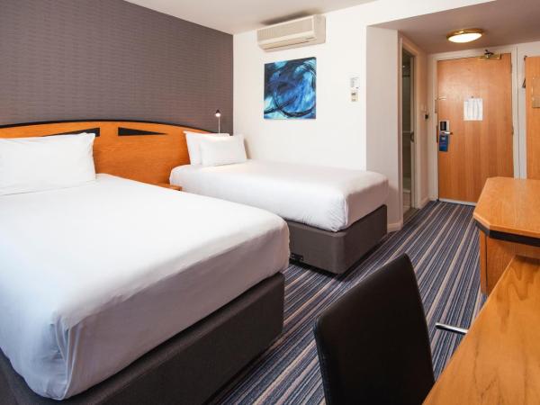 Holiday Inn Express Bristol City Centre, an IHG Hotel : photo 2 de la chambre chambre lits jumeaux