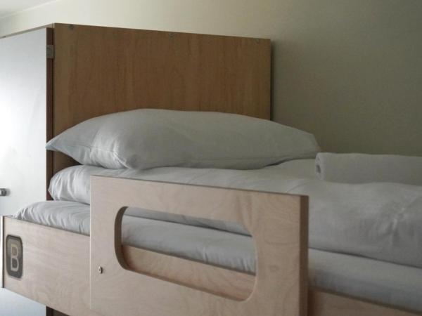 Rumi Hostel : photo 5 de la chambre chambre quadruple avec salle de bains commune