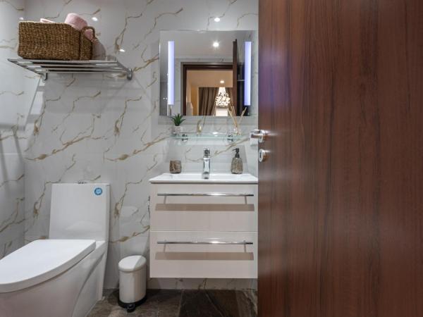 Szent István Apartments : photo 4 de la chambre chambre double avec salle de bains privative