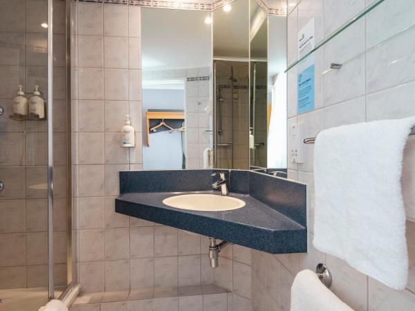 Holiday Inn Express London - Wandsworth, an IHG Hotel : photo 5 de la chambre chambre double avec canapé-lit