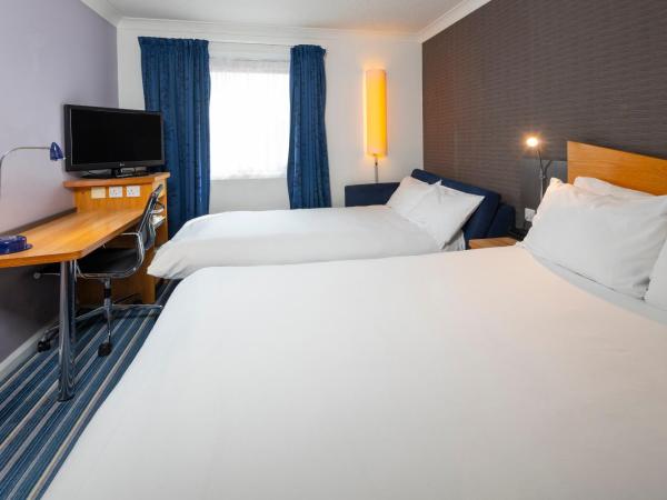 Holiday Inn Express London - Wandsworth, an IHG Hotel : photo 3 de la chambre chambre double avec canap-lit