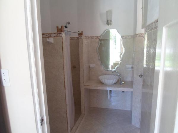 La Casa del Turix : photo 8 de la chambre chambre lits jumeaux avec salle de bains