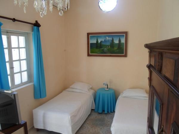 La Casa del Turix : photo 9 de la chambre chambre lits jumeaux avec salle de bains