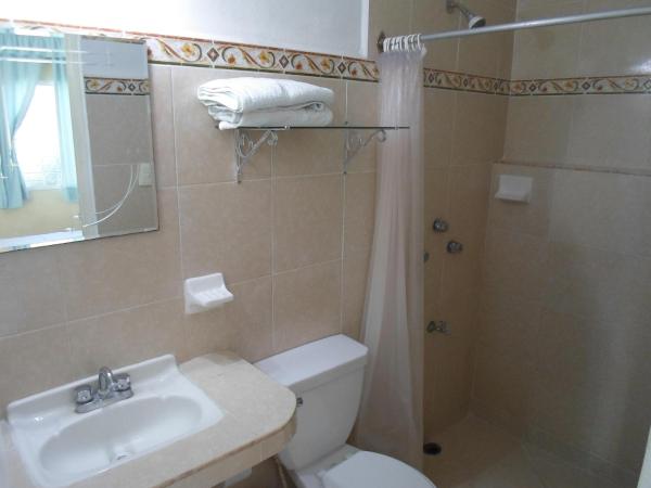 La Casa del Turix : photo 10 de la chambre chambre lits jumeaux avec salle de bains