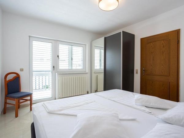 Villa Marina : photo 4 de la chambre appartement avec balcon