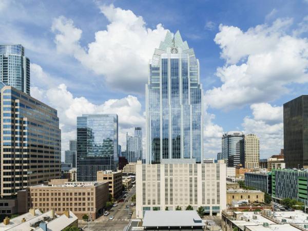 Residence Inn Austin Downtown / Convention Center : photo 6 de la chambre suite 1 chambre lit queen-size avec canapé-lit