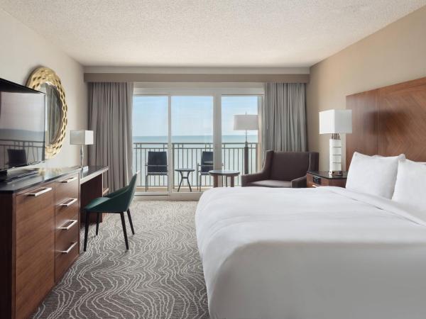 Marriott Myrtle Beach Resort & Spa at Grande Dunes : photo 1 de la chambre chambre lit king-size et balcon - vue frontale sur océan
