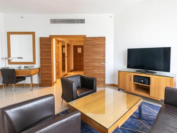 Four Points by Sheraton Bur Dubai : photo 7 de la chambre executive king suite with complimentary shuttle service to dubai mall & kite beach