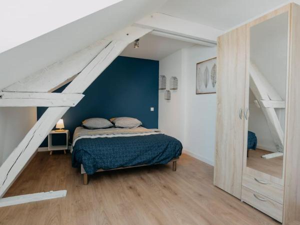 Coeur de ville #H3 - WIFI et NETFLIX - Lave linge - Logement partagé - Chambre privée : photo 7 de la chambre chambre double