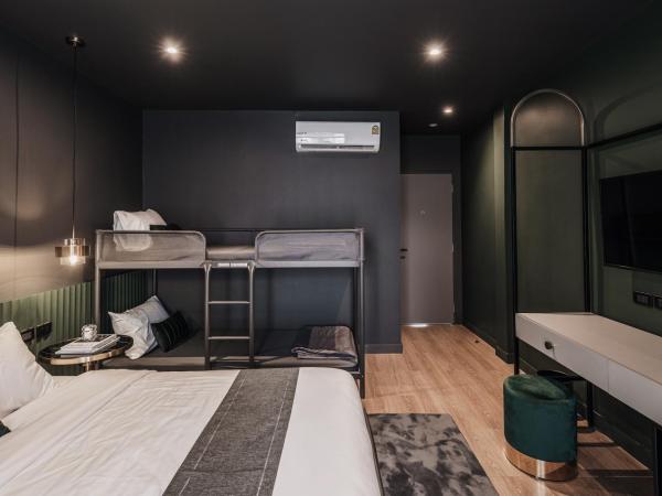 Cher Hostel Bangkok : photo 5 de la chambre chambre familiale deluxe