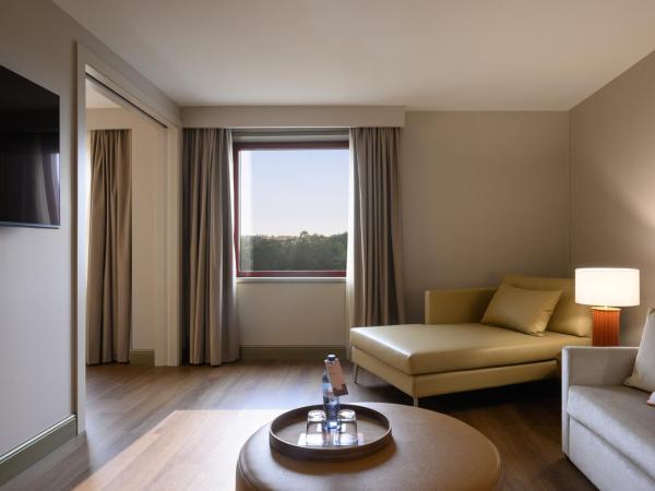 Hotel Coimbra Aeminium, Affiliated by Meliá : photo 1 de la chambre suite