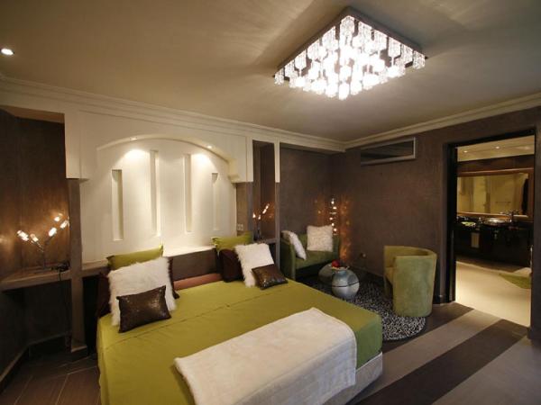 Riad Carllian : photo 8 de la chambre suite lit king-size avec jacuzzi