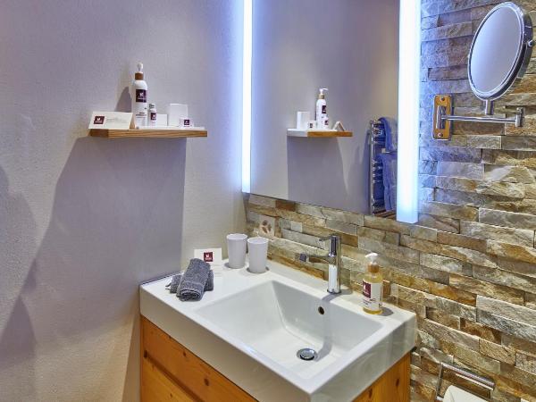 Aspen Alpine Lifestyle Hotel : photo 4 de la chambre suite with balcony and mountain view for 2 persons