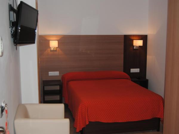 Hotel Victoria : photo 1 de la chambre chambre double intérieur