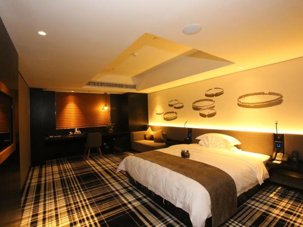 Likto Hotel-Free Shuttle Bus to Canton Fair : photo 2 de la chambre business suite-free snacks&clothes steamer