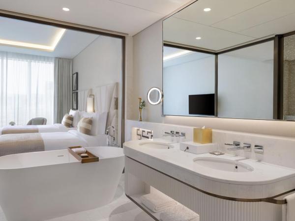 The St. Regis Dubai, The Palm : photo 3 de la chambre chambre lits jumeaux deluxe - vue sur ville