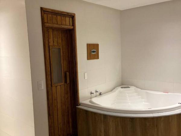 Verona Hotel : photo 8 de la chambre suite avec baignoire spa