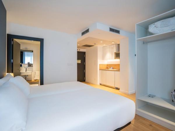 abba Apartments Playa de Gros San Sebastián : photo 7 de la chambre studio avec balcon 