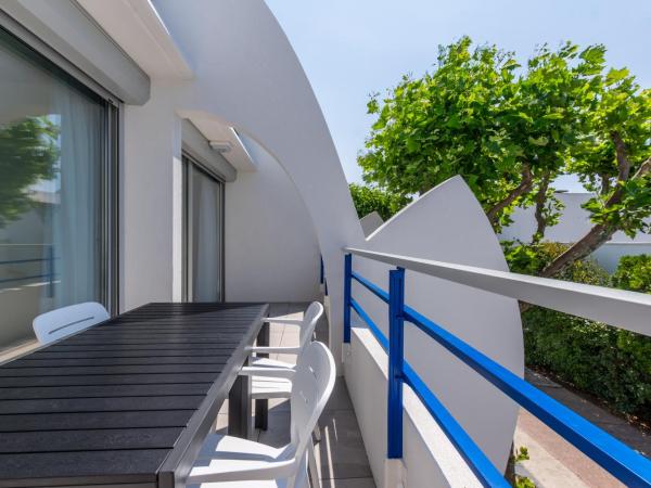 MY Hôtel Résidences - La Grande-Motte : photo 1 de la chambre appartement avec terrasse