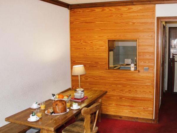 Résidence Alpina Lodge by Valdiski : photo 2 de la chambre appartement avec balcon