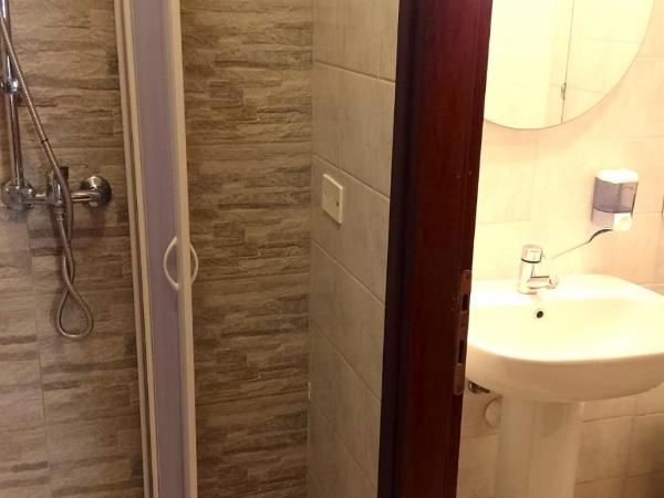 Cozy!! Verona : photo 4 de la chambre chambre double avec salle de bains privative