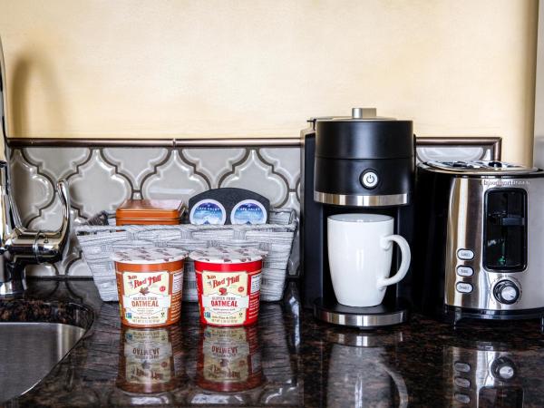 Park Lane Suites & Inn : photo 5 de la chambre suite 1 chambre