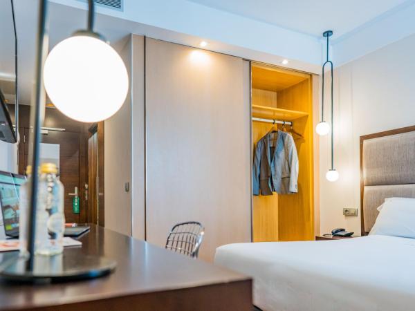 Hotel Compostela : photo 9 de la chambre chambre double ou lits jumeaux