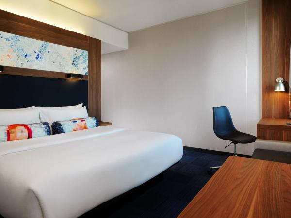 Aloft Stuttgart : photo 1 de la chambre chambre loft king