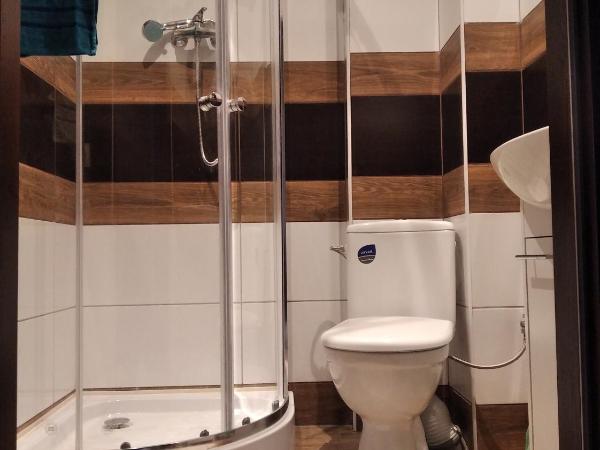 Hotelik rodzinny 365 pokoje z łazienkami : photo 9 de la chambre chambre double