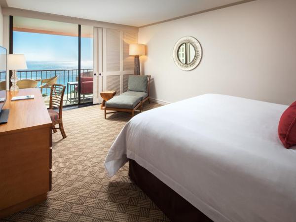 The Royal Hawaiian, A Luxury Collection Resort, Waikiki : photo 1 de la chambre hébergement lit king-size océan - tour mailani